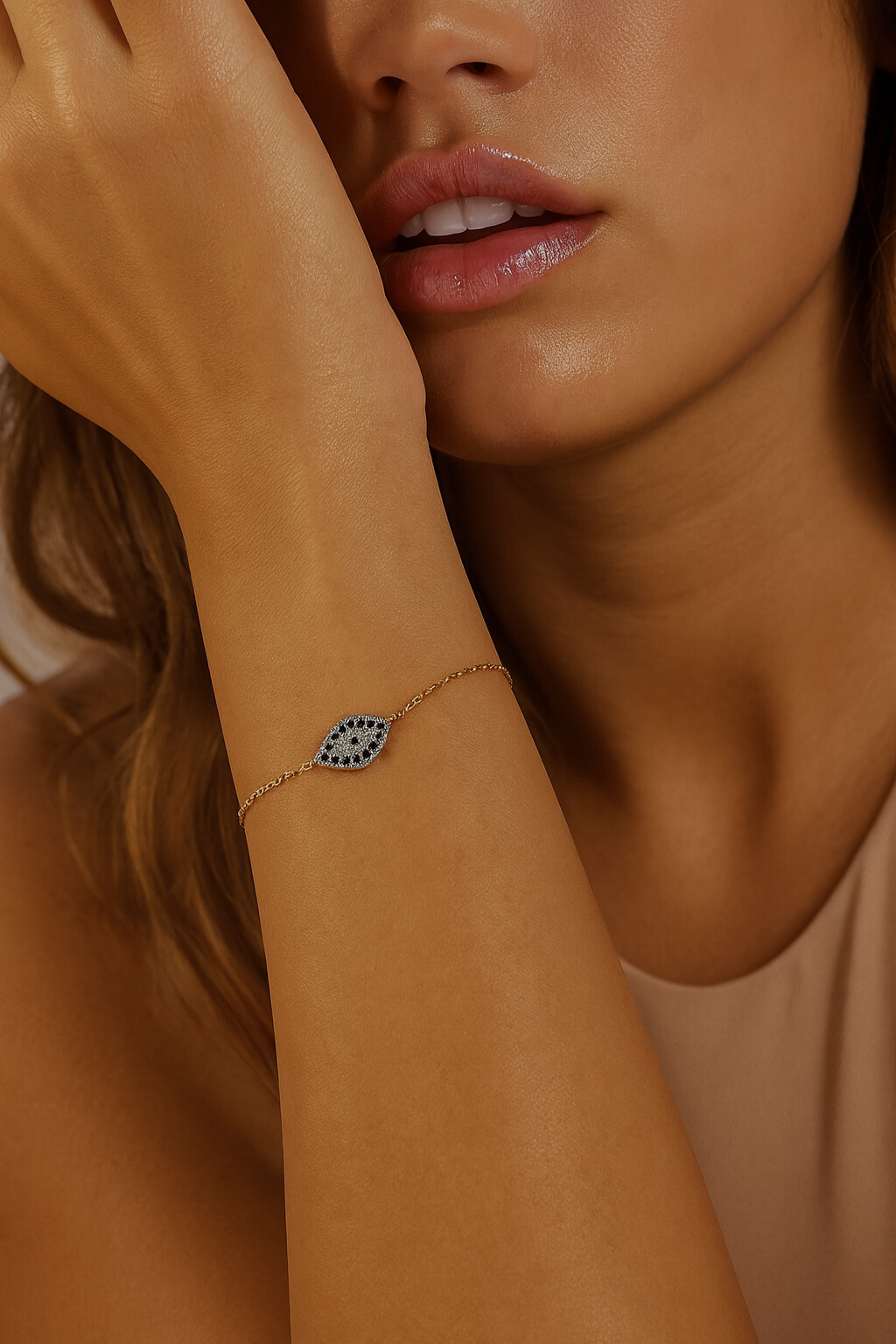 Jewelry Gift Guide for Women in 2025: Elegant Pieces She Will Love